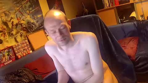 _svenerd_____ online show from April 25, 2026, 12:02 am