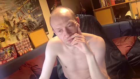 _svenerd_____ online show from April 28, 2026, 2:27 am