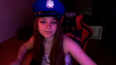 Mari online show from May 11, 2026, 4:59 pm