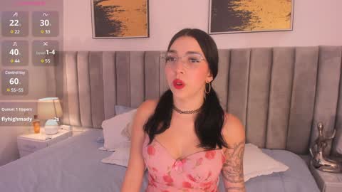 Snapshot of _tahiya_ chatting on January 2, 2025, 6:34 pm Tahiya online show from January 2, 2025, 6:34 pm