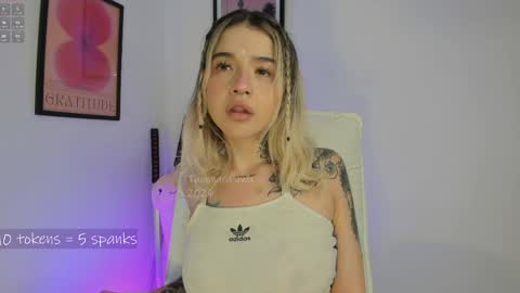 Snapshot of _tammarra_ chatting on April 20, 2026, 8:10 pm _tammarra_ online show from April 20, 2026, 8:10 pm