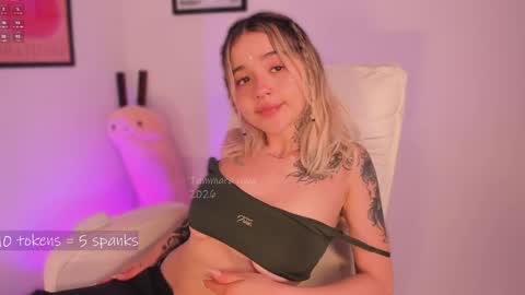 Snapshot of _tammarra_ chatting on April 25, 2026, 10:18 pm _tammarra_ online show from April 25, 2026, 10:18 pm