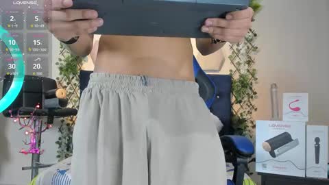 Taylor online show from November 11, 2025, 9:48 pm