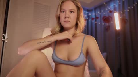 Annie online show from February 19, 2026, 2:40 am