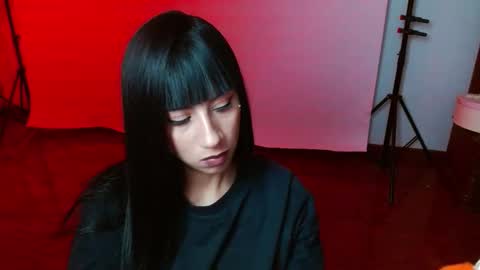 Snapshot of _the_dark_side_of_the_moon_ chatting on November 5, 2025, 2:11 am _the_dark_side_of_the_moon_ online show from November 5, 2025, 2:11 am