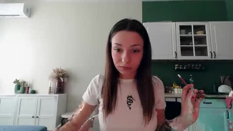 Mia online show from March 18, 2026, 10:51 am