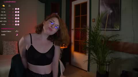 Evi online show from October 17, 2025, 11:18 pm