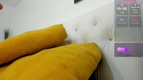 LilyOpen Pvt online show from September 19, 2025, 7:54 am