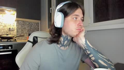 _torfin_ online show from December 9, 2024, 12:23 am