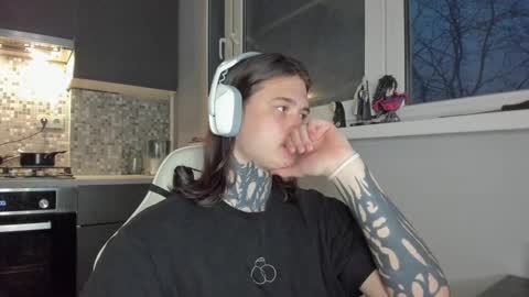 _torfin_ online show from March 11, 2025, 3:48 am