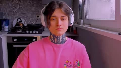 _torfin_ online show from April 3, 2026, 10:57 am