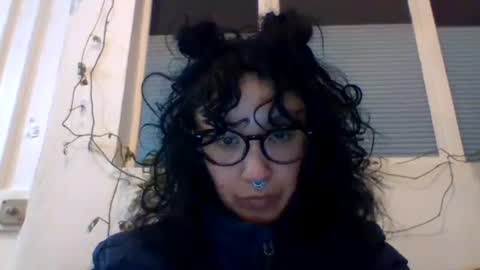 _tutti_frutti_ online show from February 7, 2025, 5:20 am