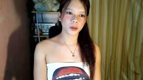 _urpetitegirl online show from June 13, 2026, 8:29 pm