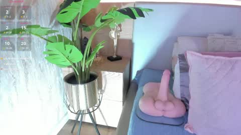 Snapshot of _valeryysmith_ chatting on June 5, 2026, 6:52 am Valery online show from June 5, 2026, 6:52 am