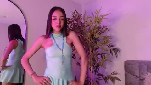 Evelyn online show from September 9, 2025, 12:15 pm