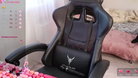 Alis online show from October 6, 2025, 4:43 am