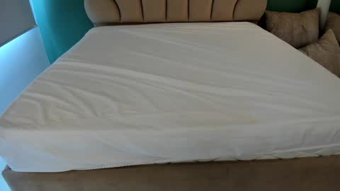 Snapshot of _vix555_ chatting on December 4, 2024, 3:32 pm Vix online show from December 4, 2024, 3:32 pm