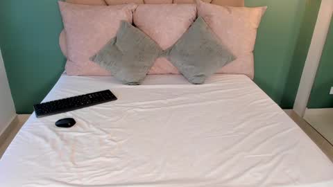 Snapshot of _vix555_ chatting on December 15, 2024, 10:26 pm Vix online show from December 15, 2024, 10:26 pm