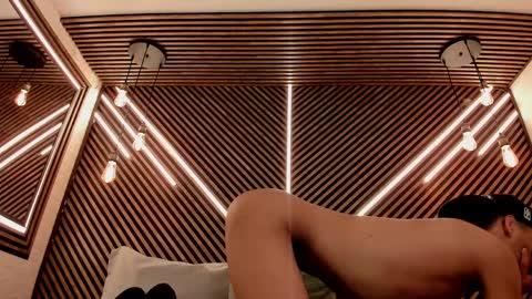 Snapshot of _white_fox_ chatting on February 19, 2025, 1:50 pm white fox online show from February 19, 2025, 1:50 pm