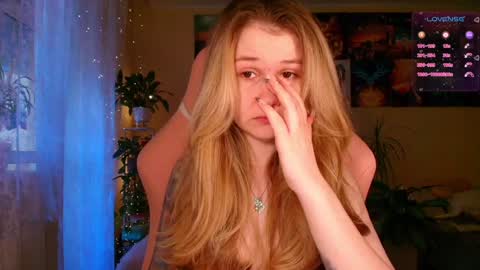 Enni online show from October 16, 2025, 6:58 am