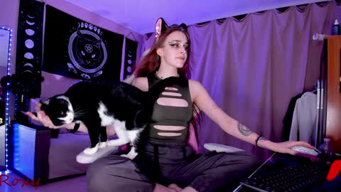 Roxy online show from December 15, 2024, 3:13 am