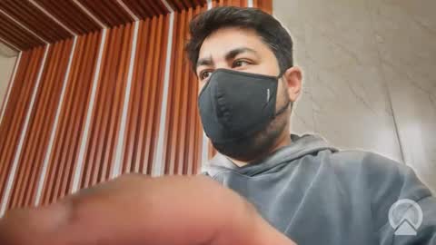 Sleepy owl online show from November 15, 2025, 9:06 am