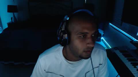 a4orce online show from October 28, 2025, 1:42 am