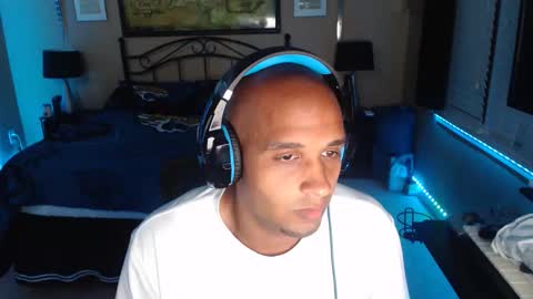 a4orce online show from May 9, 2026, 1:55 am