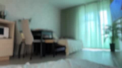        online show from October 28, 2025, 7:45 am