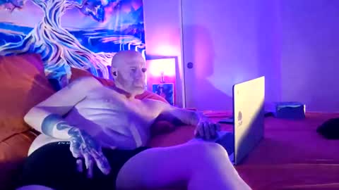 a_bad_guy_duh online show from October 9, 2025, 7:50 am