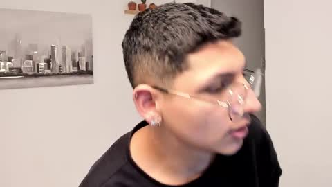 Snapshot of a_lejandro_08 chatting on March 8, 2025, 4:34 am alejo online show from March 8, 2025, 4:34 am