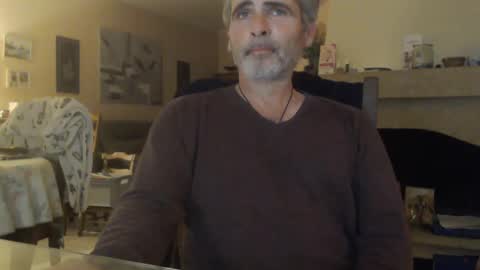 Snapshot of aalex1717 chatting on December 15, 2024, 5:10 pm Aalex1717 online show from December 15, 2024, 5:10 pm