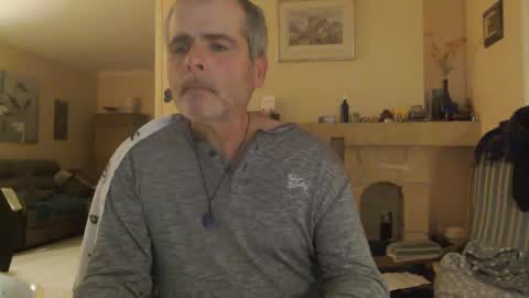Snapshot of aalex1717 chatting on January 29, 2025, 3:01 am Aalex1717 online show from January 29, 2025, 3:01 am