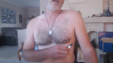 Snapshot of aalex1717 chatting on September 18, 2025, 5:53 am Aalex1717 online show from September 18, 2025, 5:53 am