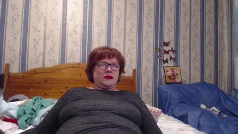 NINA online show from April 10, 2026, 7:40 pm