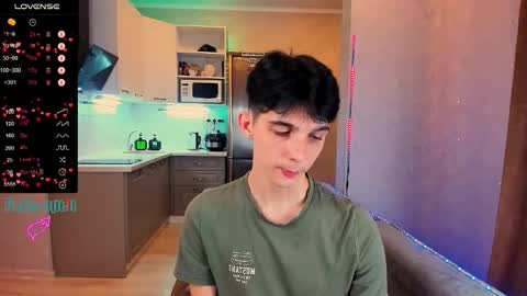 Snapshot of aaron_bang chatting on September 27, 2025, 7:41 pm Aaron Bang online show from September 27, 2025, 7:41 pm