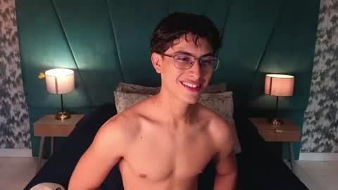 Aaron Ezequiel online show from June 17, 2026, 7:59 pm
