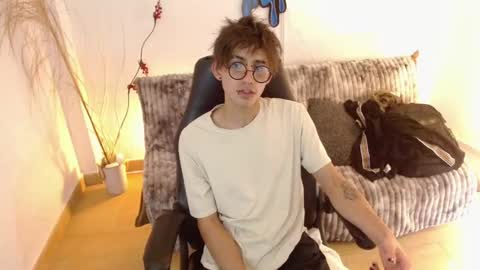 Aaron online show from February 4, 2026, 1:39 pm