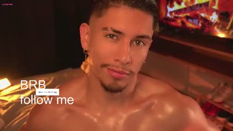 AARON  online show from June 19, 2026, 1:21 am
