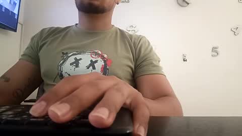 Snapshot of aaronhunter__ chatting on December 16, 2024, 2:49 pm ig aaron hunter123 online show from December 16, 2024, 2:49 pm