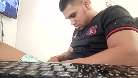 Snapshot of aaronhunter__ chatting on December 19, 2024, 3:08 pm ig aaron hunter123 online show from December 19, 2024, 3:08 pm