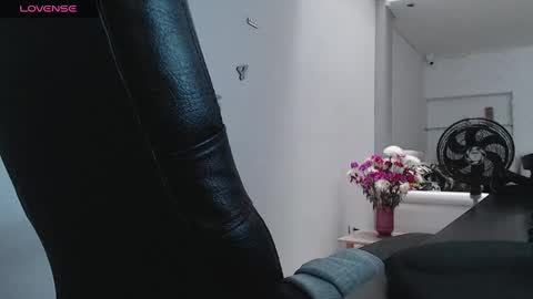 Snapshot of aaronhunter__ chatting on February 7, 2025, 6:45 pm ig aaron hunter123 online show from February 7, 2025, 6:45 pm