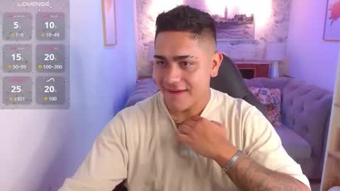 Snapshot of aaronn_12 chatting on September 20, 2025, 12:06 pm Aaron online show from September 20, 2025, 12:06 pm