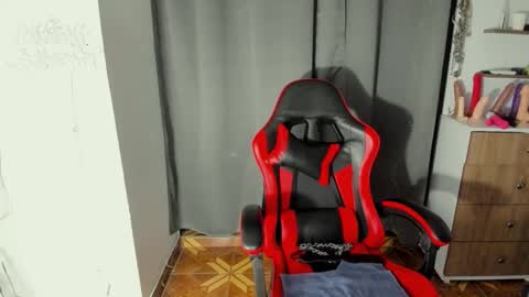 Snapshot of abbi_moon chatting on April 1, 2026, 9:34 pm Martina online show from April 1, 2026, 9:34 pm