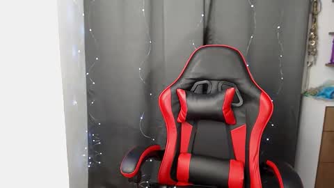 Abbi mooncb online show from December 2, 2025, 12:43 pm