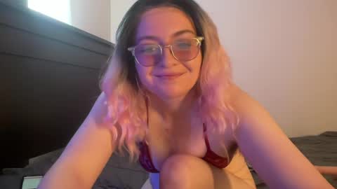 Snapshot of abbiwillow chatting on May 2, 2026, 2:55 pm Abbi Willow online show from May 2, 2026, 2:55 pm