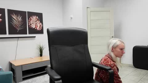 ABBY LAKER online show from November 6, 2025, 5:36 pm