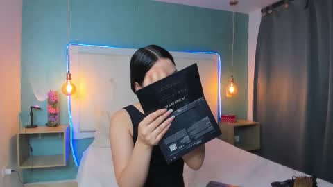 Abby Dixon  online show from March 23, 2026, 11:47 am