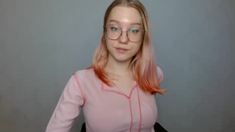 Snapshot of abbymoore__ chatting on December 22, 2024, 1:00 pm Abby Lovense is active online show from December 22, 2024, 1:00 pm