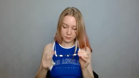 Snapshot of abbymoore__ chatting on January 3, 2025, 12:41 pm Abby Lovense is active online show from January 3, 2025, 12:41 pm